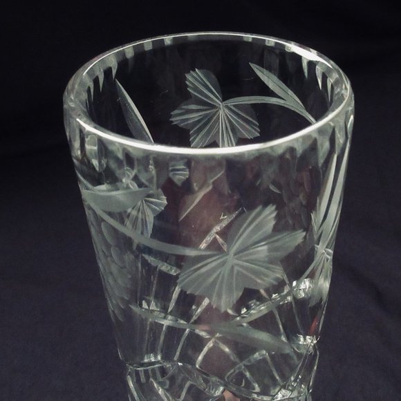 EXQUISITE GRAPEVINE Crystal Vase EUC - Picture 8 of 9